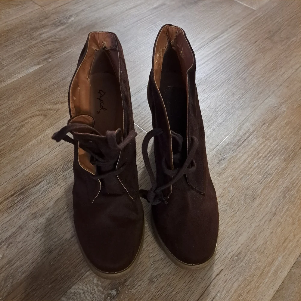 Qupid Brown Faux Suede Lace-up Wedge Ankle Booties Women's Size 10
